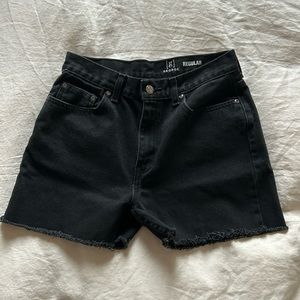 ⚡️ LAST CHANCE⚡️ BLACK DENIM CUTOFF SHORTS SZ 30